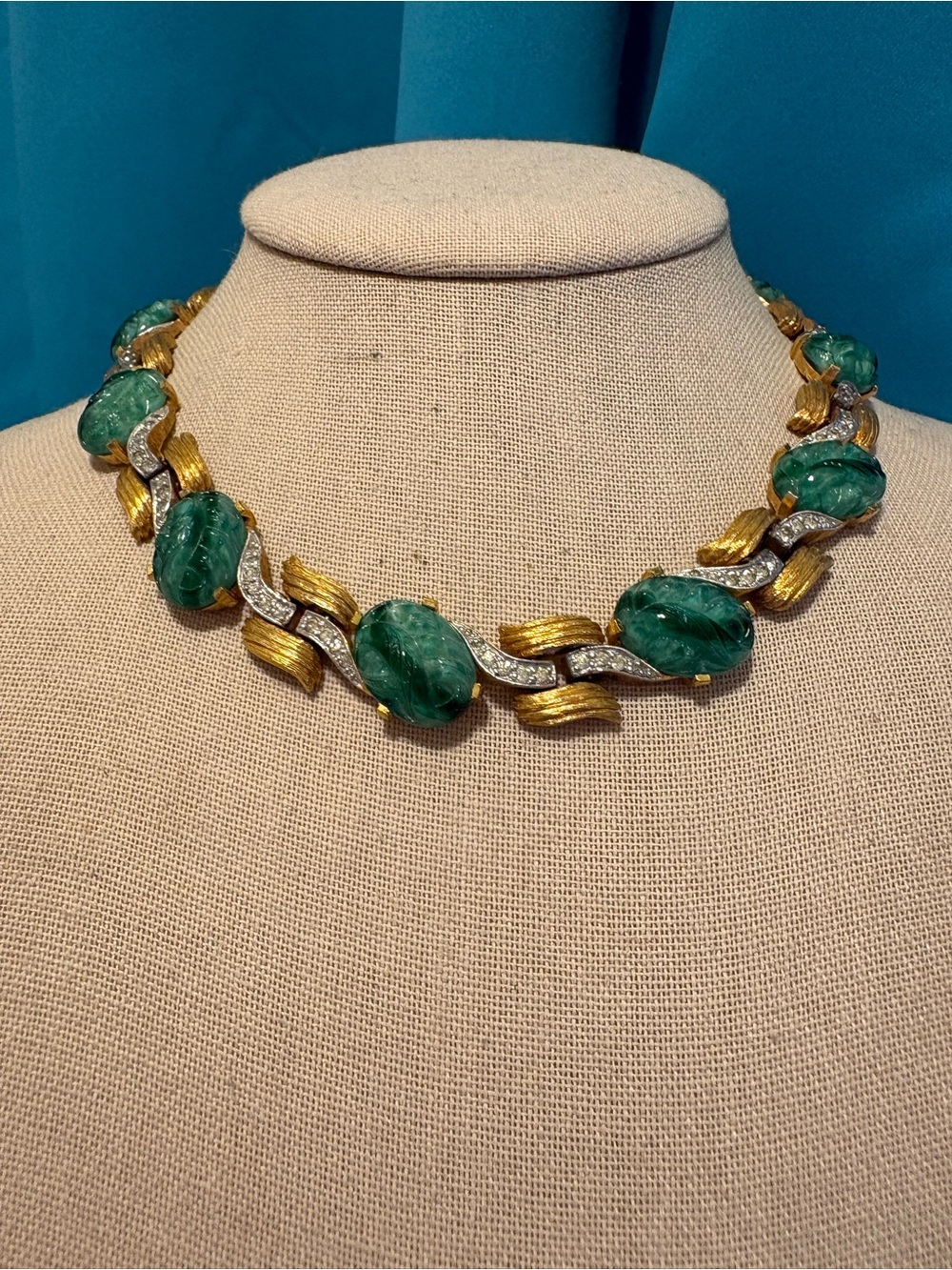unsigned Jomaz (?) necklace 15.5” gold tone rhinestone carved cabochon green WOW